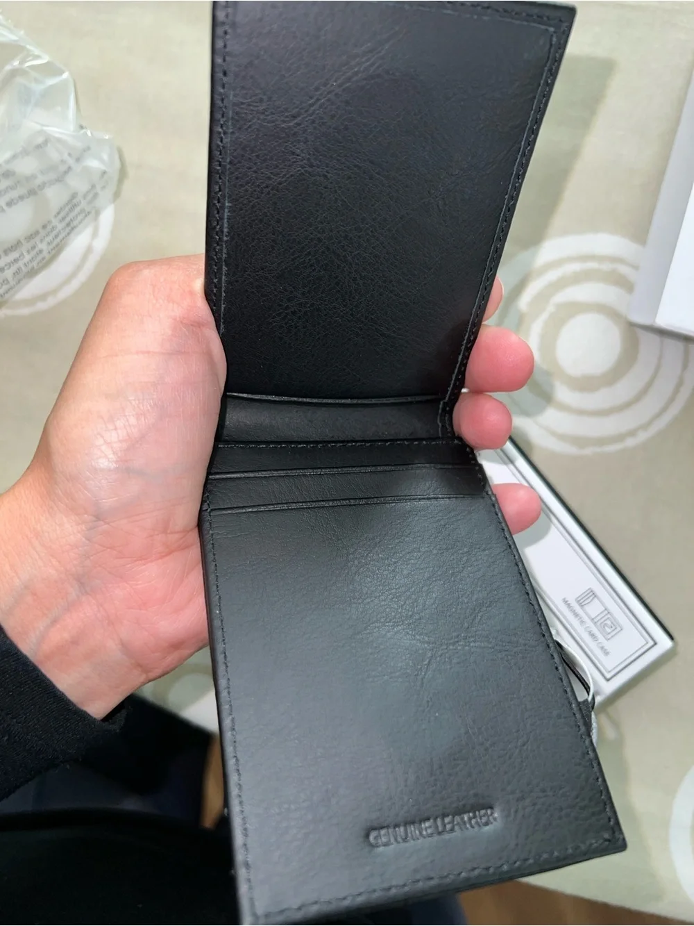 Perry Ellis Portfolio Men's Magnetic Leather Card Case